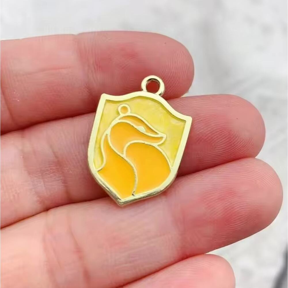 Harry Potter Hogwarts Hufflepuff Enamel Necklace Pendant 113-1